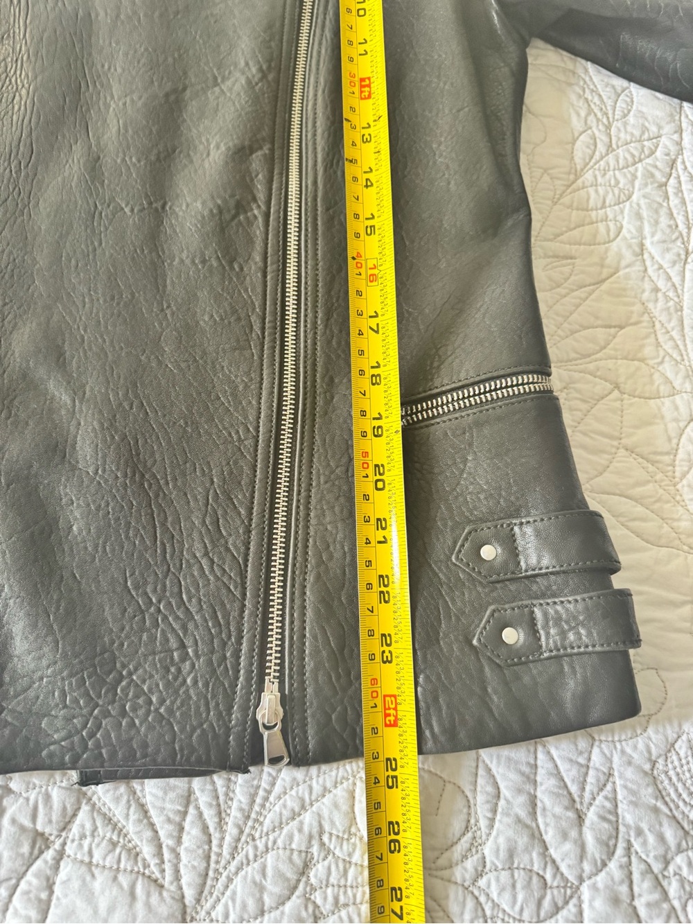 Danier Genuine Leather Moto Jacket Black | Pristine Condition | - Picture 5 of 15